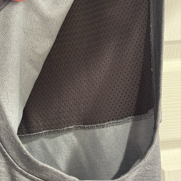 Cowl neck active cropped top - Picture 3 of 6